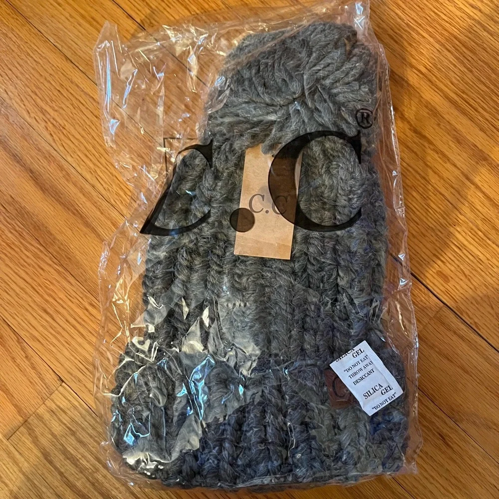 cc beanie- grey with pompom